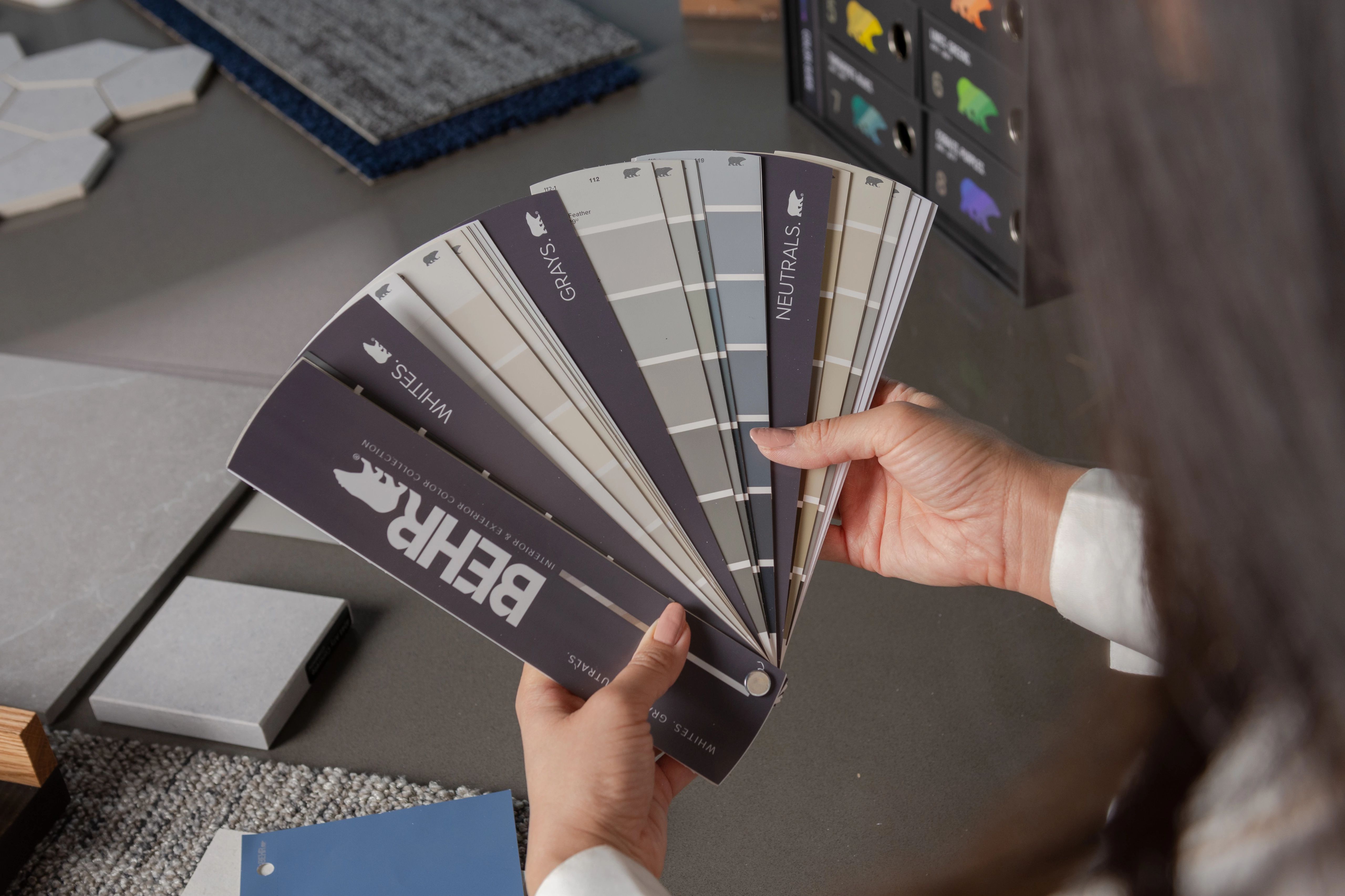 BEHR Whites, Grays, & Neutrals Fan Deck