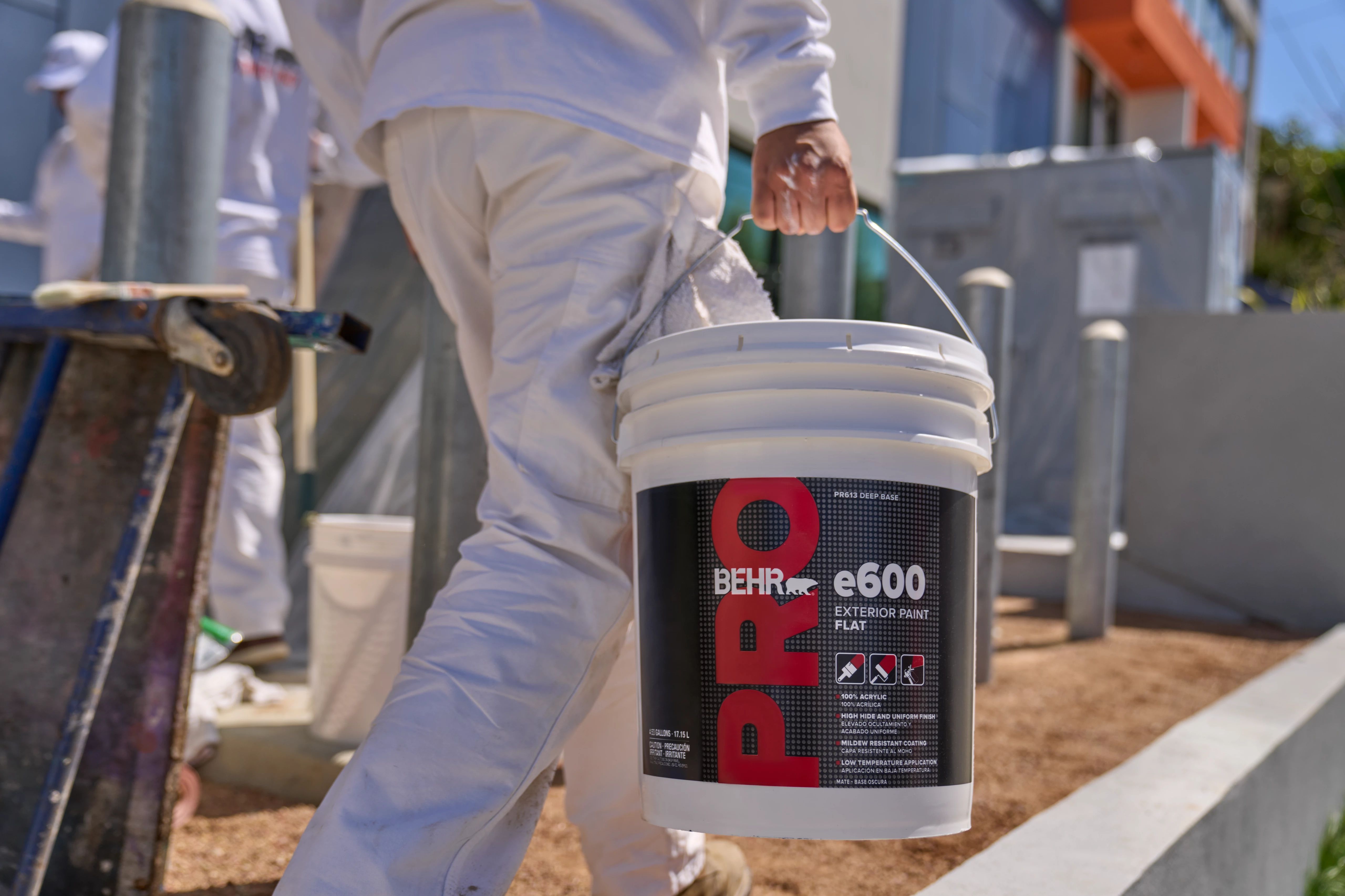 Pro Painter Using BEHR e600 Exterior Paint on a Jobsite